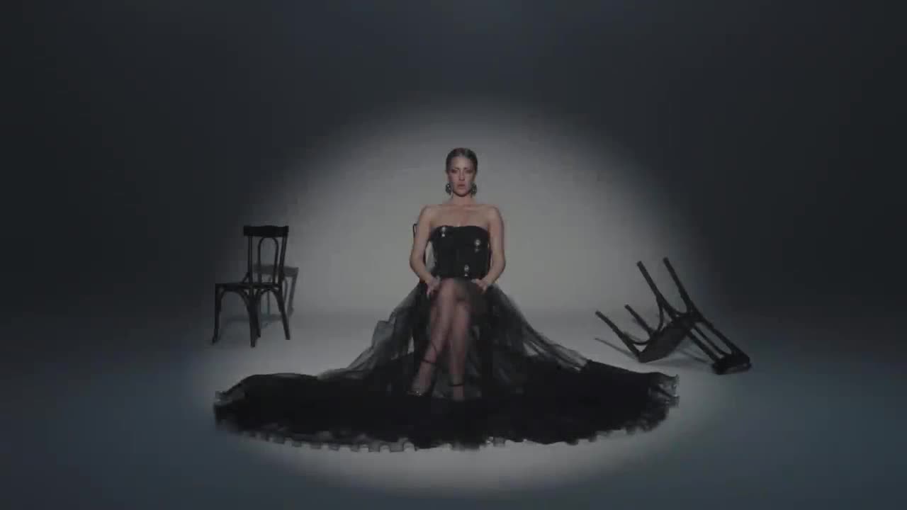 Derya Uluğ - Sana Çıkıyor Yollar