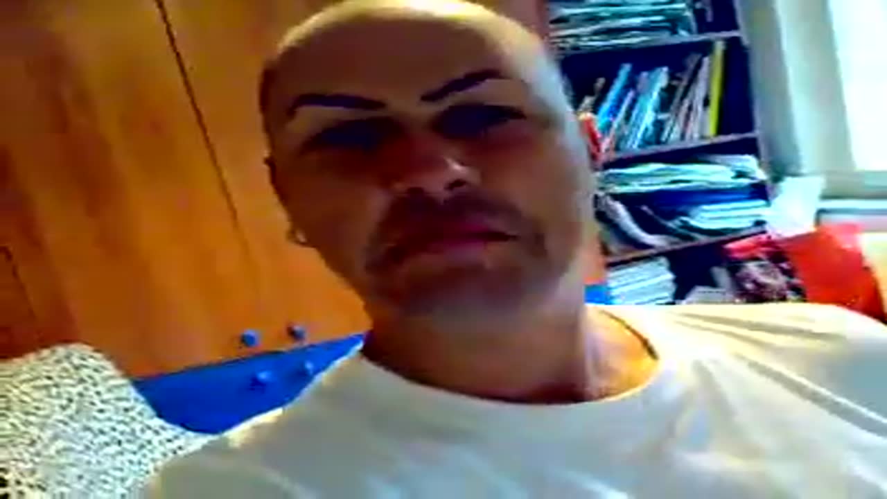 Arıza Adam Ercik kral'a hayko cepkin'e eleştirsi eleştiriyor 