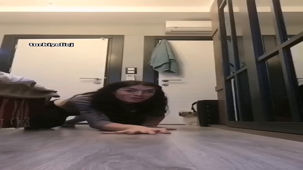 Merhaba küçük kız FULL HD